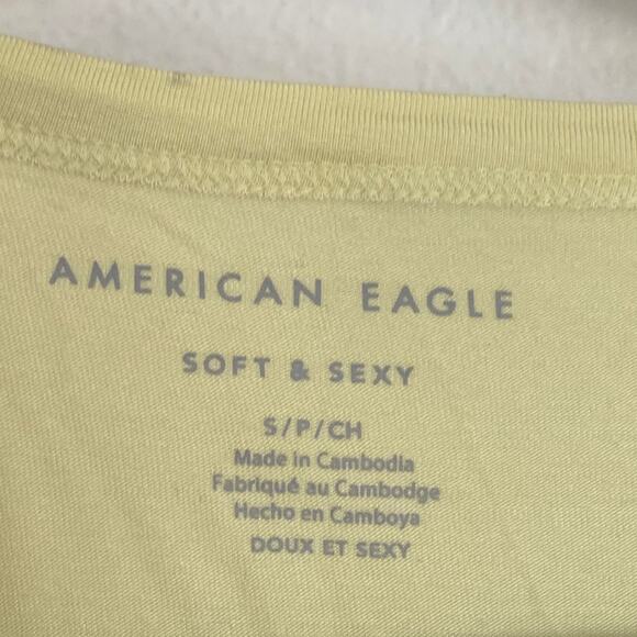 NWT American Eagle Outfitters Soft & Sexy V-Neck Short Sleeve Tee in Green - Picture 3 of 6